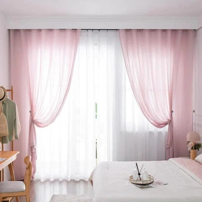 Rideaux élégants roses pour chambre à coucher, ajoutant une touche de douceur et d'élégance à votre espace intérieur. Parfaits pour créer une atmosphère lumineuse et apaisante, ces rideaux s'intègrent harmonieusement à tout type de décoration. Transformez votre pièce avec un style raffiné et moderne grâce à ces rideaux charmants. Idéal pour filtrer la lumière naturelle tout en préservant l'intimité de votre espace personnel.